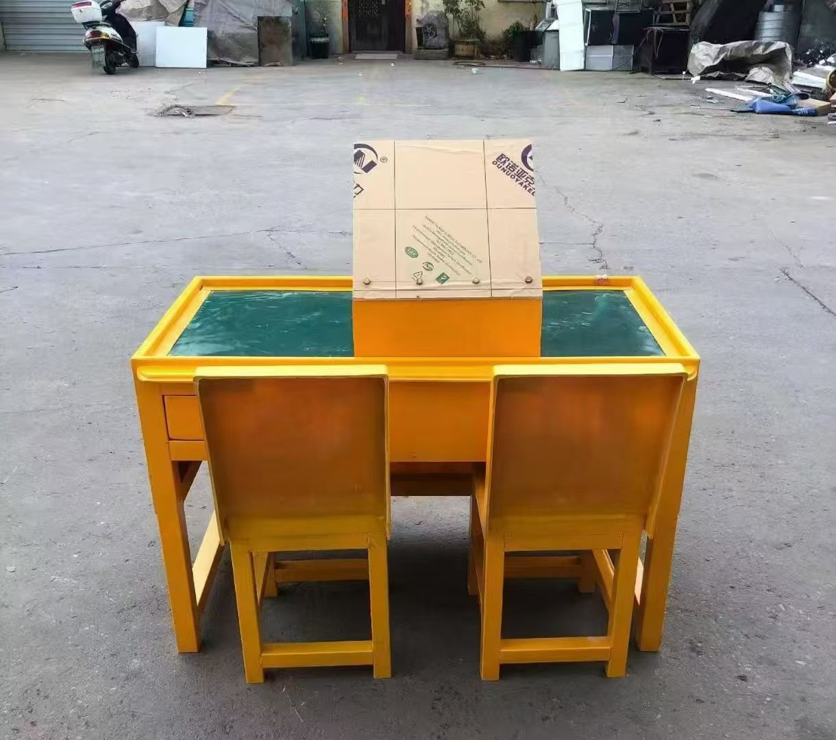 云和防静电导通桌井下煤矿火工品发放桌：危险品流转的安全守护者